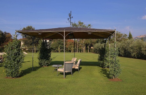 Montalla Villa | Agriturismo near Cortona with Spacious Garden & Swimming Pool
