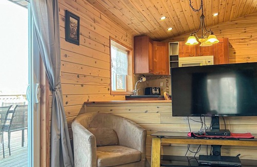 Magnetawan Cabina | Ahmic Lake Resort's Black Bear Cottage