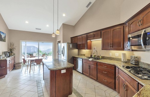 Ahwahnee Casa | Ahwahnee Hilltop Getaway - large modern home with amazing views