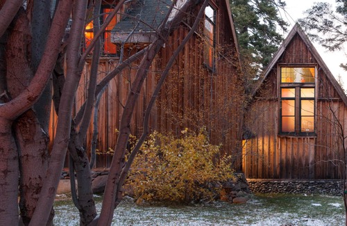Tahoma Casa | Diseño inspirado en el hotel Ahwahnee en Homewood