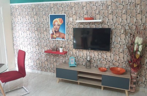 Komo-Mondah Apartamento | Aimé Anaïs