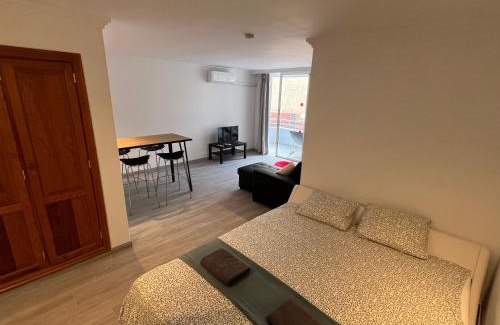 San Miguel de Abona Apartamento | Air conditioning, private parking and fully equipped Kitchen in hotel room in Golf del Sur, Tenerife