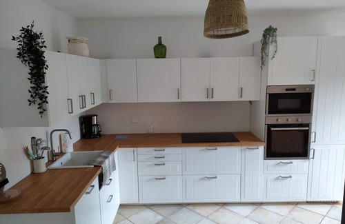 Lagnes Casa | Air-conditioned family home with swimming pool, near L'Isle-sur-la-Sorgue