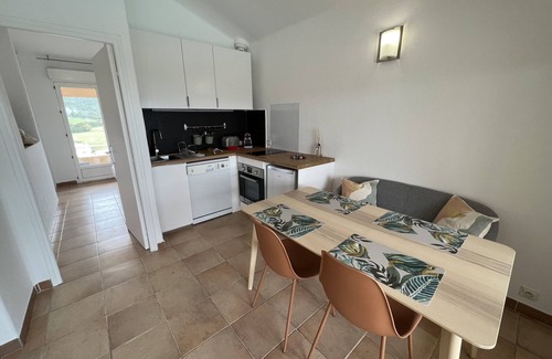 Porto-Vecchio Apartamento | Dúplex climatizado con vistas al mar y piscina climatizada en Porto-Vecchio
