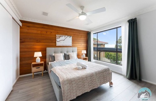 Bateau Bay Casa | Aircabin | Central Coast | 4 Beds Holiday House