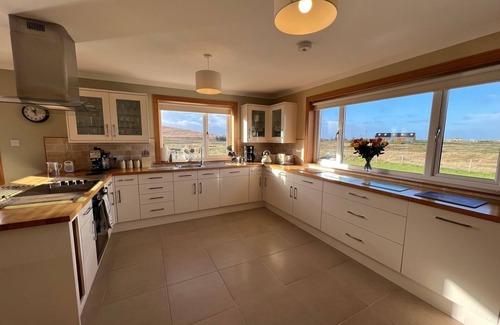 Homore Cabaña | AIRIGH NAM FIADH, family friendly, with open fire in Creagorry