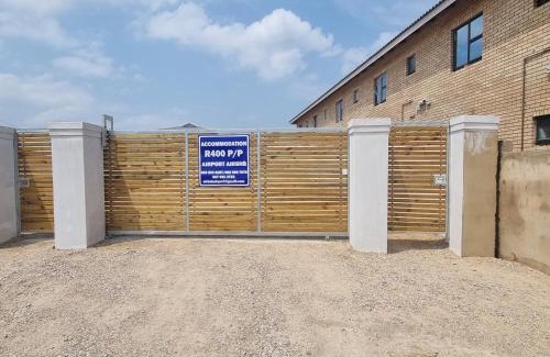Richards Bay Cabina | Airport Airbnb