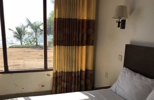 Uswetakeiyawa Cama Y Desayuno | Airport Beach Villa