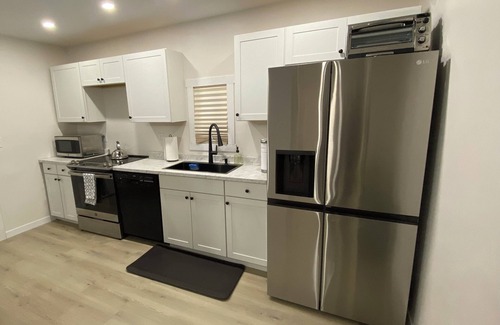 Coraopolis Casa | Airport bungalow