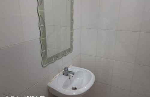 Kigali Hotel | Airport Hill Motel