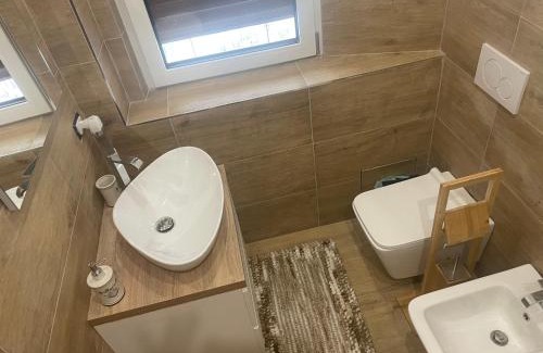 Azzano San Paolo Casa | airport room -1