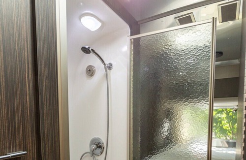 Vinita Casa | Airstream Suite for Lakeside Cabin @ Check-In Bay