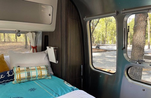 Vinita Casa | Airstream Suite for Lakeside Cabin @ Check-In Bay