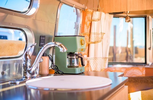 Valle Casa | Airstream w/ Private Hot Tub (Unit D) - 3 Person Airstream with Private Hot Tub