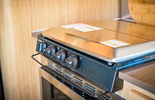 Valle Casa | Airstream w/ Private Hot Tub (Unit D) - 3 Person Airstream with Private Hot Tub