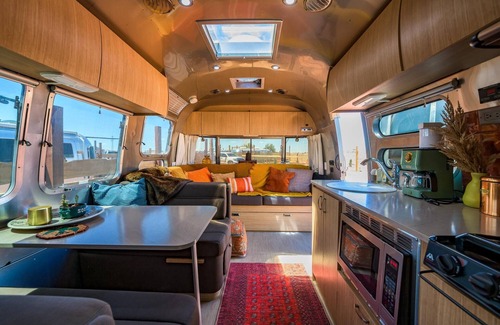 Valle Casa | Airstream w/ Private Hot Tub (Unit E) - 5 Person Airstream with Private Hot Tub