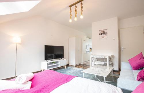 Penzing Apartamento | Airy Attic Apt.: Stylish Studio at Penzing Area
