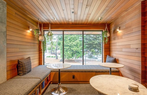 Yesler Terrace Apartamento | Airy First Hill 1BR w/ Gym, BBQ & Lounge, nr soccer field, by Blueground