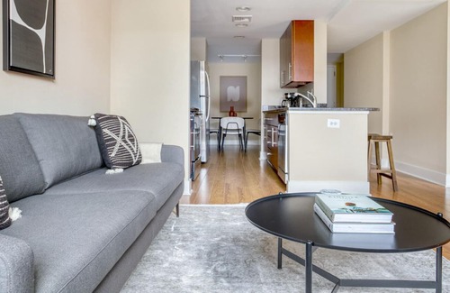 Mount Vernon Triangle Apartamento | Airy Mount Vernon 2BR w/ W/D & Gym, near Chinatown, by Blueground
