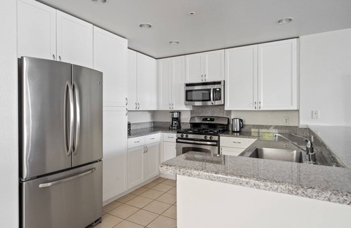 Central San Mateo Apartamento | Airy San Mateo 1BR w/ Clubhouse, Gym & W/D, nr Restaurants, by Blueground