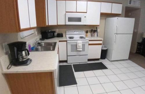 Palo Verde Apartamento | Airy Tucson Retreat - Modern, Cozy, Near U of A