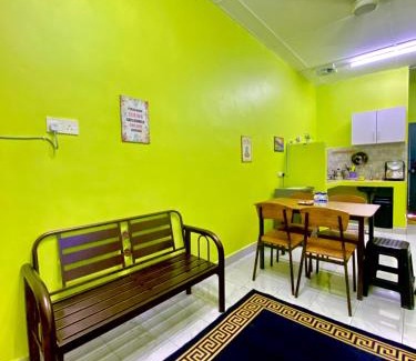 Tanjung Karang Casa | AISY HOMESTAY - Rumah 4 atau 5