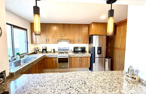 San Antonio Tlayacapan Casa | Ajijic Modern 1 Bedroom Home -walk To Everything -patio -gym -pickleball Court