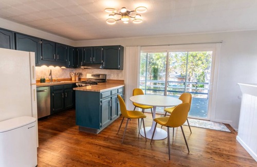 Maryland Heights Apartamento | AK`s STL Pearl Grey House - Game Room