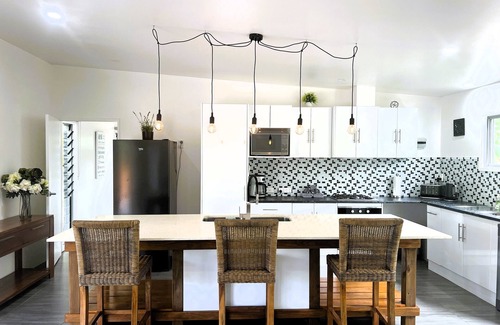 Matavera Casa | Ake Ake House a stylish and private retreat in the peaceful village of Matavera.