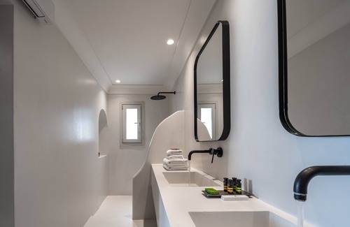 Imerovigli Hotel | Akra Suites & Spa