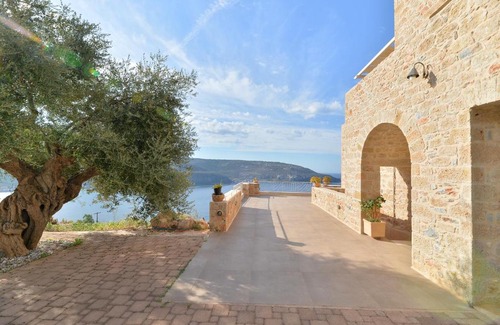 Itilo Hotel | Akrolithi Boutique Hotel & Suites