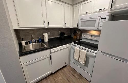 South Central Omaha Apartamento | Aksarben 1 Bedroom-Close to I-80
