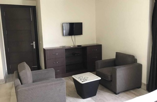 Jasola Casa | RESIDENCIA AKSHA-Hogar lejos de casa