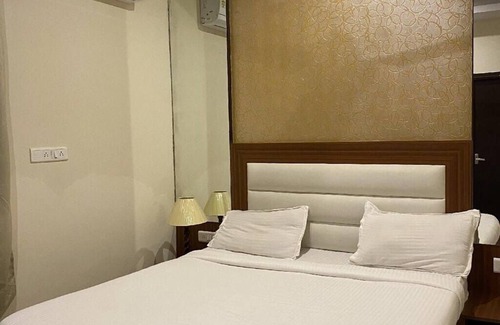 Bengaluru Hotel | AKSHATHA HOME STAY