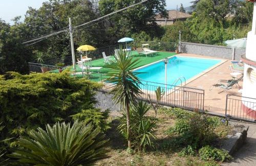 Coste Casa | Al Villino Sunshine appartamento in villa con piscina