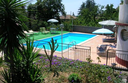 Coste Casa | Al Villino Sunshine appartamento in villa con piscina