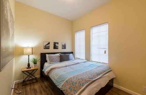 Newhall Apartamento | AL1: Remarkable 3/1 Near SCU; Converted Mansion