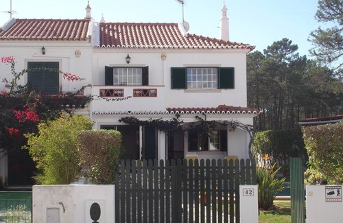 Retur Casa | AL41689 Encantadora casa de 5 dormitorios y 3 baños con piscina a poca distancia de la playa.