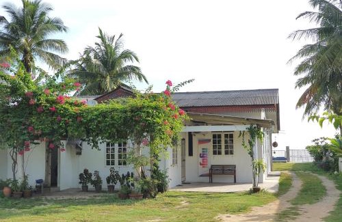 Kota Bharu Casa | ALA Beach Lodge - Markisa Homestay