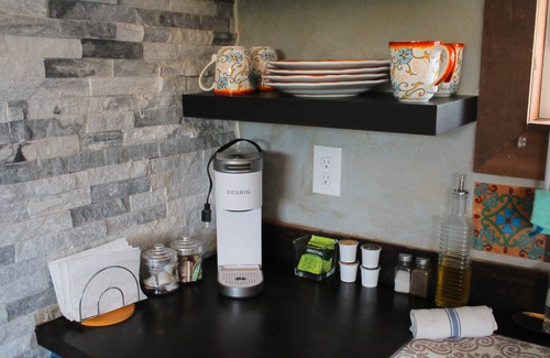 Creola Cabina | Aladdin inspired cabin Hot Tub Pet Friendly 3 Miles from Hocking Hills State Pk