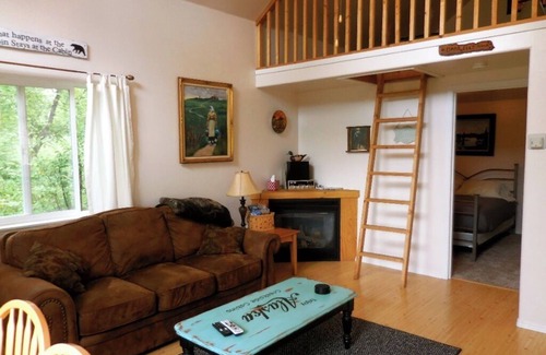 Wasilla Cabina | Alaska Creekside Cabins
