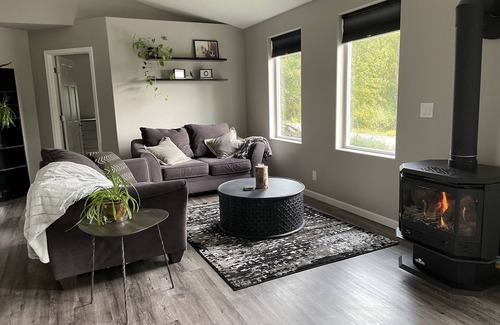 Soldotna Cabina | ALASKA LAKE and LODGE AT LONGMERE