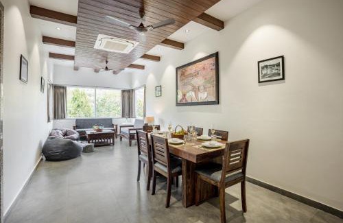 Udaipur Apartamento | Alaya Stays Kasturi Villa - Pet Friendly 6 BHK with Plunge Pool