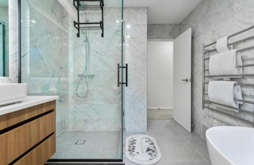 Fairview Heights Casa | Albany Bolthole with Queen Beds and Kitchenette