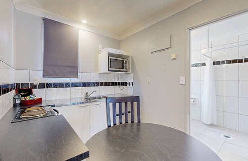 Westshore Hotel | Albatross Motel