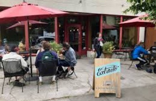 Concordia Apartamento | Alberta Arts w/ Hot Tub & Yoga Studio!