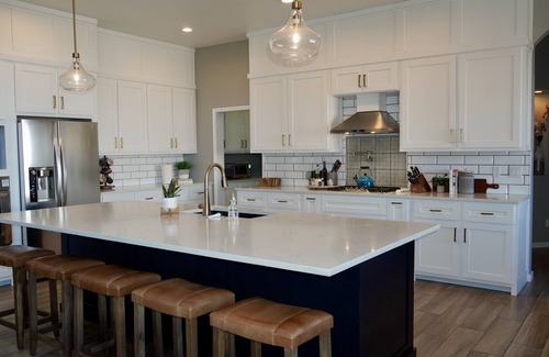 Paradise Hills Civic Casa | Albuquerque in luxury w/hot tub & mountain views