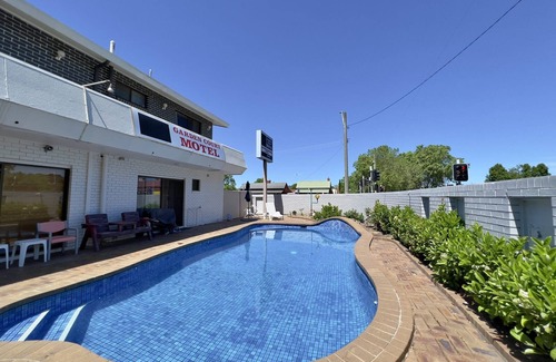 South Albury Casa | Albury Garden Court Moteln5 minute to CBD, 3 to Train Station, 5 Minutes to park