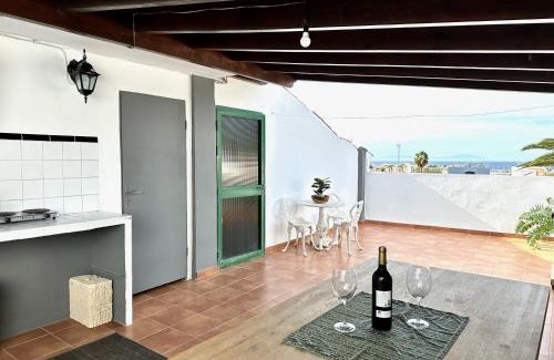 Alcala Apartamento | Alcalá Retreat: Ocean View & Modern Comfort