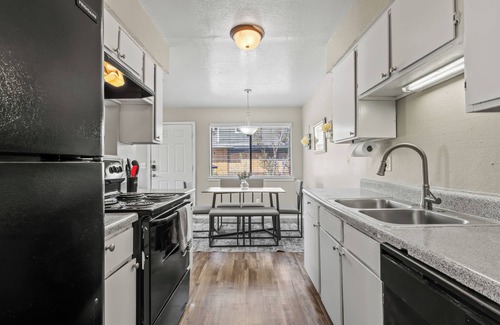 West Arlington Casa | Alder Stay | 3BD Townhome in Heart of Arlington